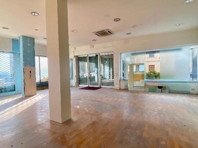Locale Commerciale in affitto a Unione dei Comuni Circondario dell'Empolese Valdelsa, Empoli