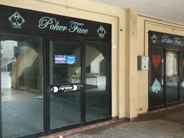 Locale Commerciale in affitto a Enna, Enna Bassa
