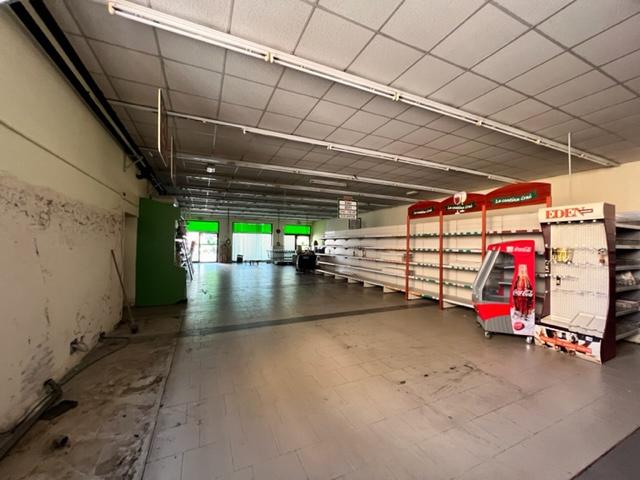 Locale Commerciale in affitto a Fiorenzuola D'arda, Reggio Emilia