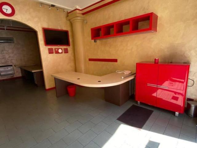 Locale Commerciale in affitto a Unione dei comuni del Distretto Ceramico, Formigine