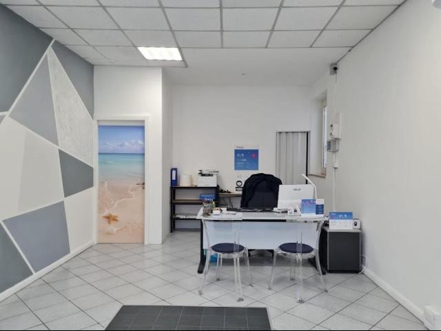 Locale Commerciale in affitto a Francavilla Al Mare, Abruzzo
