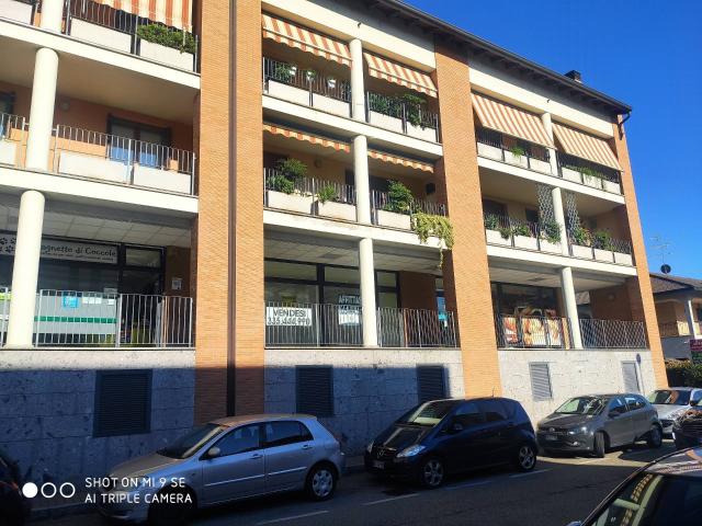 Locale Commerciale in affitto a Unione dei Comuni I Fontanili, Gaggiano