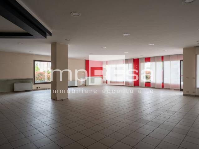 Locale Commerciale in affitto a Gaiarine, Veneto