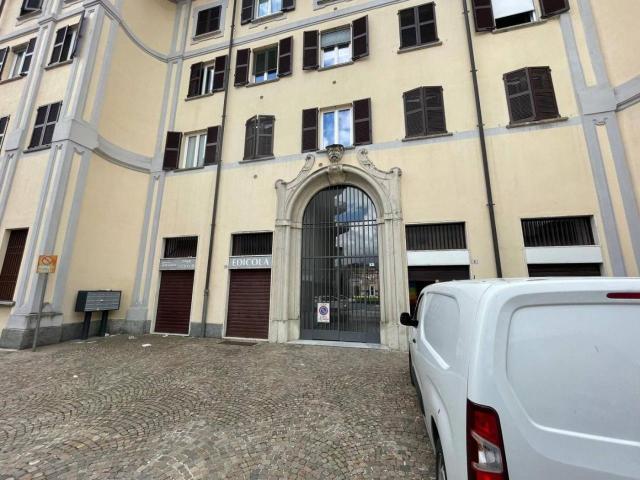 Locale Commerciale in affitto a Galbiate, Lombardia