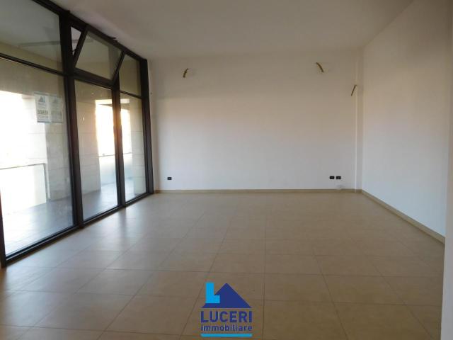 Locale Commerciale in vendita a Puglia, Lecce