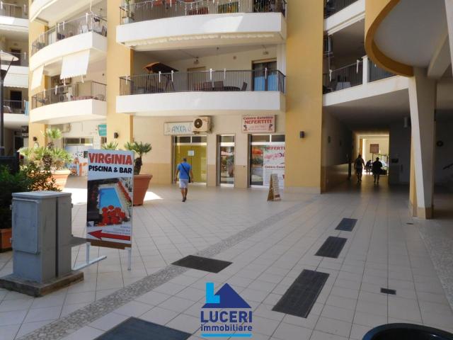 Locale Commerciale in vendita a Puglia, Lecce