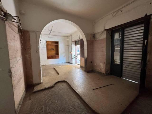 Locale Commerciale in affitto a Ponente, Serra Riccò