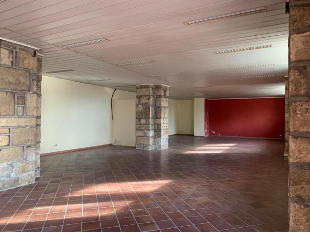 Locale Commerciale in affitto a Isernia, Molise