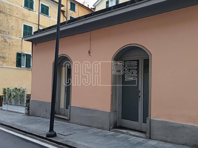 Locale Commerciale in affitto a La Serra, Lerici