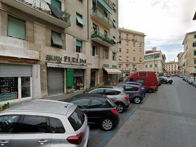 Locale Commerciale in affitto a Livorno, Toscana