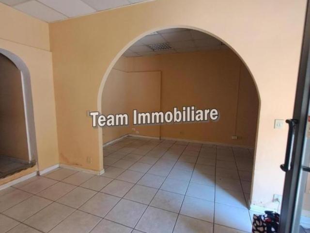 Locale Commerciale in affitto a Livorno