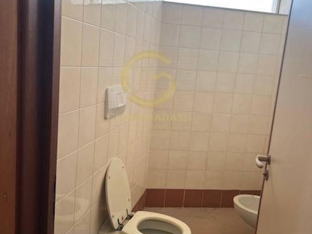 Locale Commerciale in affitto a Livorno