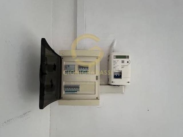 Locale Commerciale in affitto a Fabbricotti, Livorno