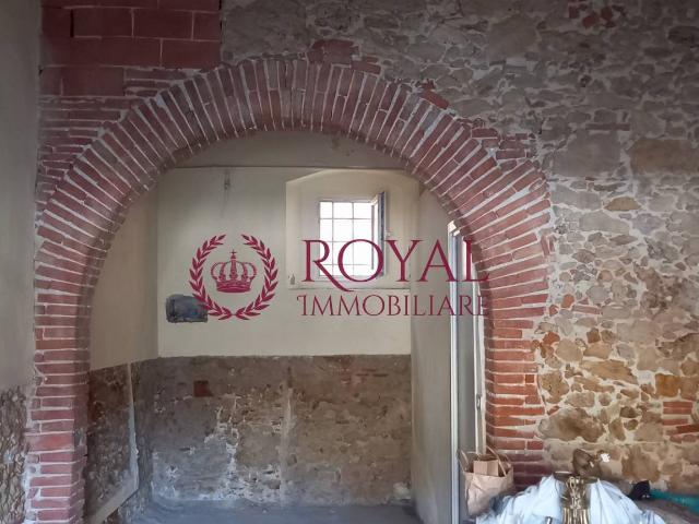 Locale Commerciale in affitto a Livorno, Toscana