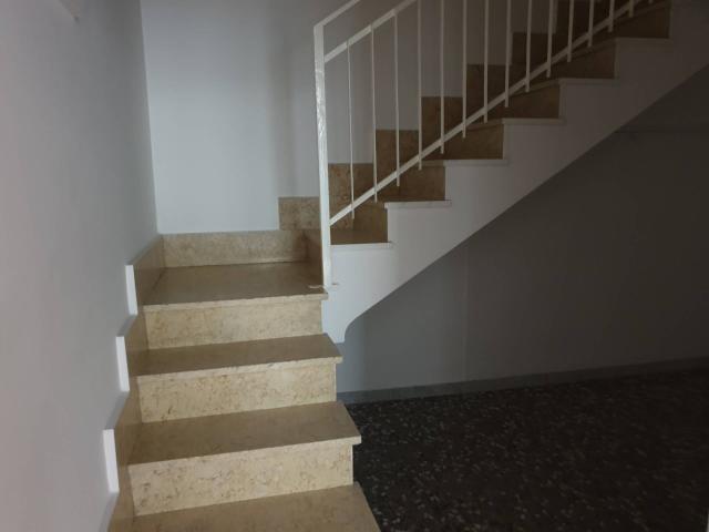 Locale Commerciale in affitto a Puglia, Taranto
