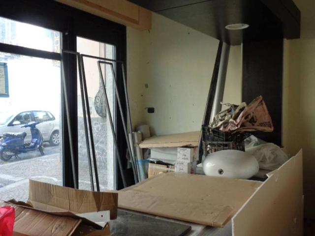 Locale Commerciale in affitto a Mercato San Severino, Campania