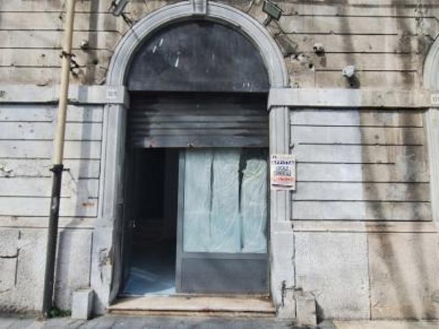 Locale Commerciale in affitto a IV Circoscrizione, Messina