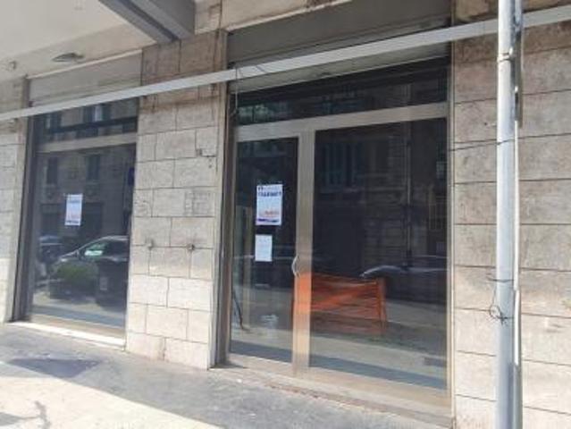 Locale Commerciale in affitto a IV Circoscrizione, Messina