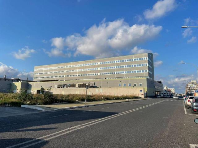 Locale Commerciale in affitto a III Circoscrizione, Messina