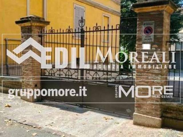 Locale Commerciale in affitto a San Faustino-Madonnina-Quattroville, Modena