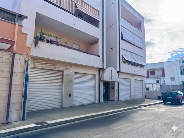 Locale Commerciale in affitto a Puglia, Bari