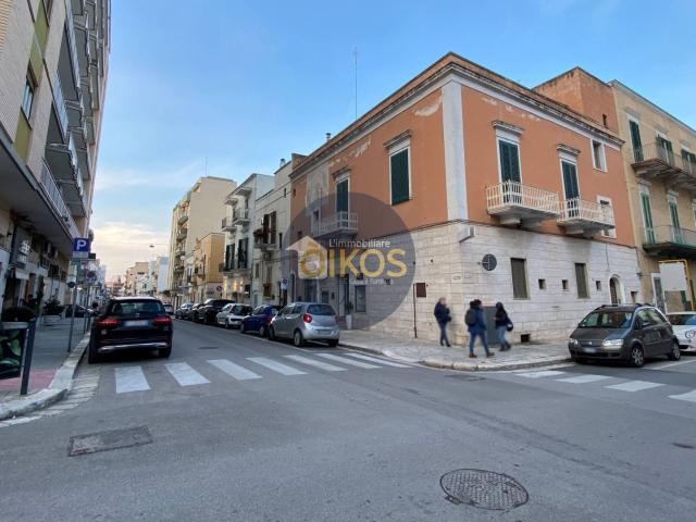 Locale Commerciale in affitto a Puglia, Bari