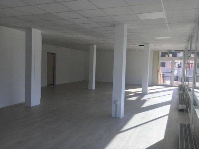 Locale Commerciale in affitto a Nuovo Circondario Imolese, Imola