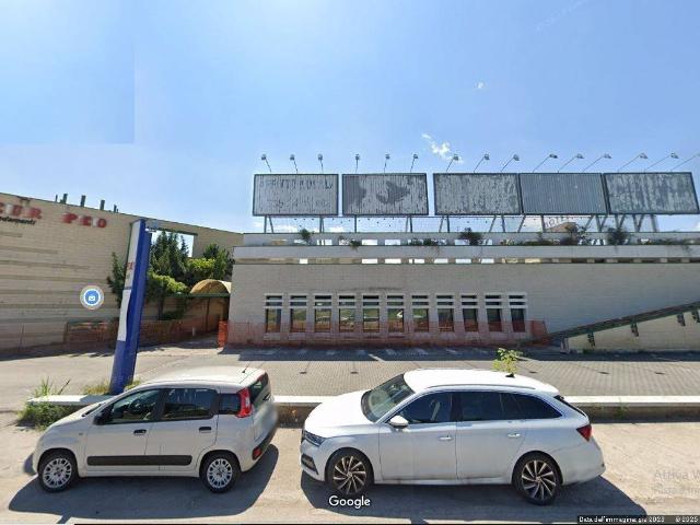 Locale Commerciale in affitto a Mosciano Sant'angelo, Abruzzo
