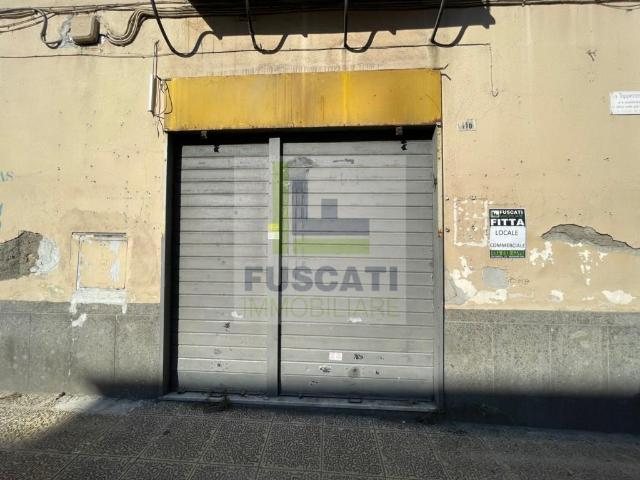 Locale Commerciale in affitto a Mugnano Di Napoli, Campania