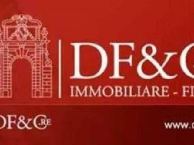 Locale Commerciale in affitto a Paratina, Campania