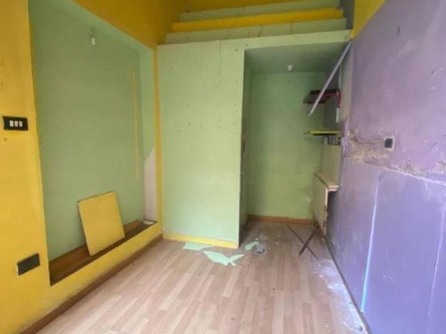 Locale Commerciale in affitto a Municipalità 1, Campania