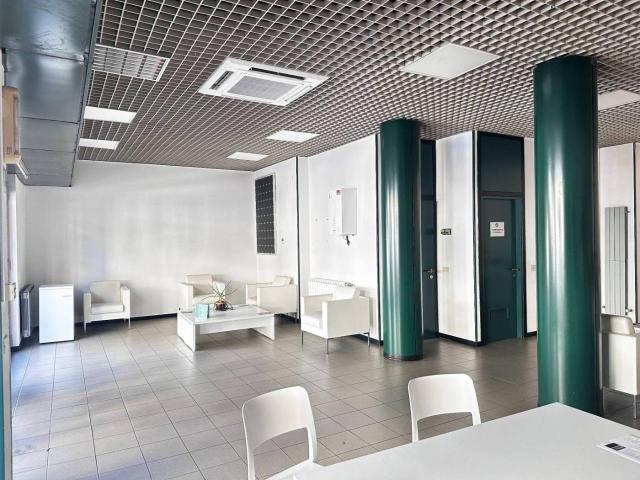 Locale Commerciale in affitto a San Paolo, Piemonte