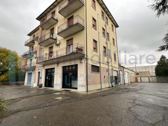 Locale Commerciale in affitto a Unione dei comuni Savena-Idice, Ozzano Dell'emilia