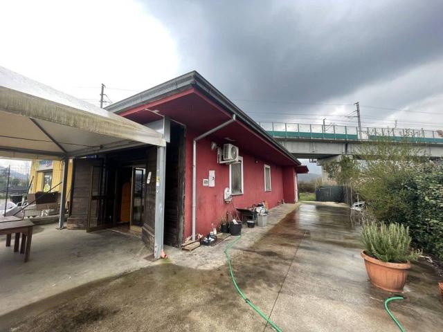 Locale Commerciale in affitto a Patrica, Frosinone