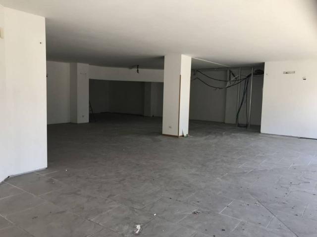 Locale Commerciale in affitto a Patrica, Frosinone