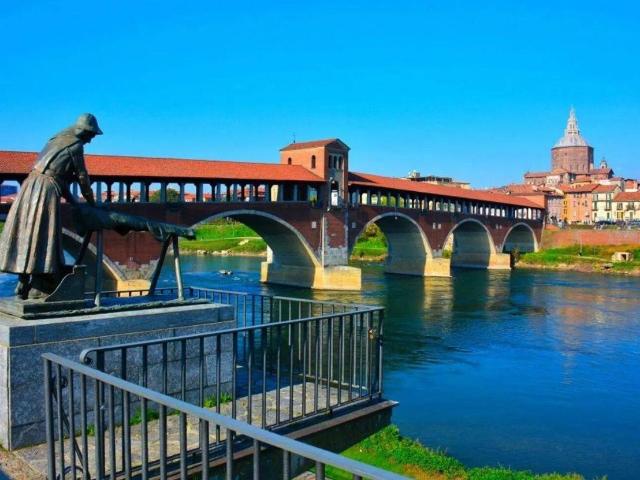Locale Commerciale in affitto a Borgo Ticino, Pavia