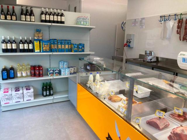 Locale Commerciale in affitto a Pescara, Abruzzo