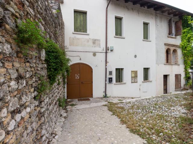 Locale Commerciale in affitto a Rorai Piccolo, Porcia