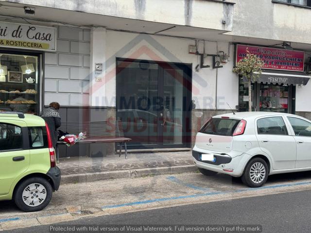 Locale Commerciale in affitto a Qualiano, Campania