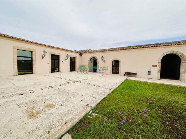 Locale Commerciale in affitto a Ragusa