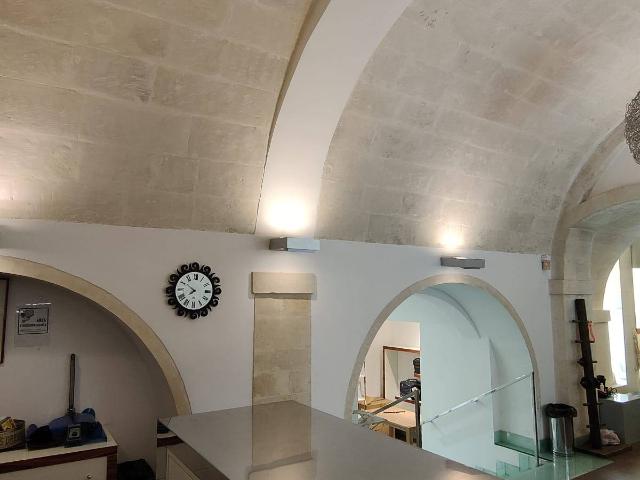 Locale Commerciale in affitto a Ragusa Ibla, Ragusa
