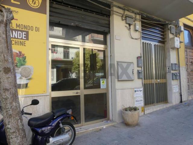 Locale Commerciale in affitto a Ragusa, Sicilia