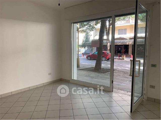 Locale Commerciale in affitto a Ravenna, Reggio Emilia
