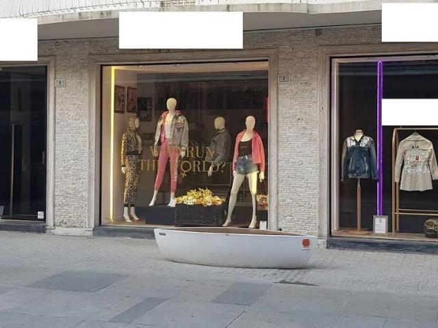 Locale Commerciale in affitto a Abissinia, Riccione