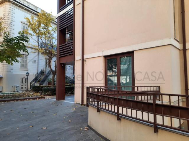 Locale Commerciale in affitto a Rimini, Reggio Emilia