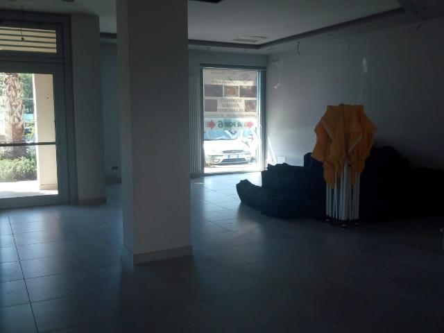 Locale Commerciale in affitto a Marche, Ascoli Piceno