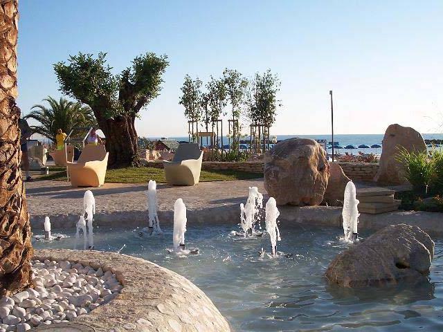 Locale Commerciale in affitto a Marina di sotto, Marche