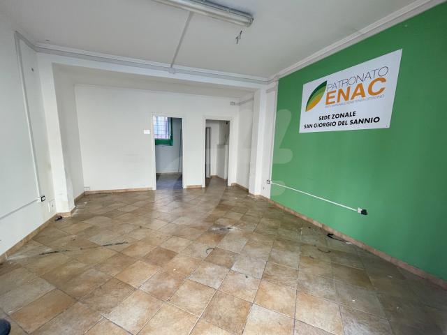 Locale Commerciale in affitto a Marzani, San Giorgio Del Sannio