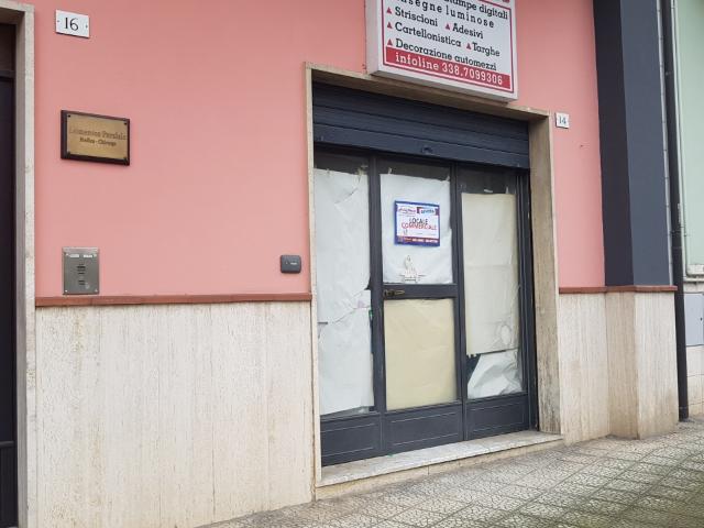 Locale Commerciale in affitto a San Giorgio Del Sannio, Campania