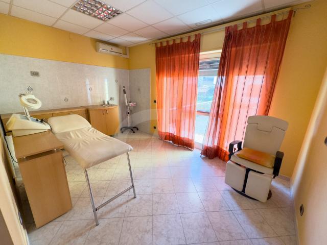 Locale Commerciale in affitto a San Giorgio Del Sannio, Campania